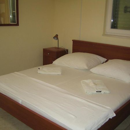 Hotel Sunny House Free Parking Trsteno Zimmer foto