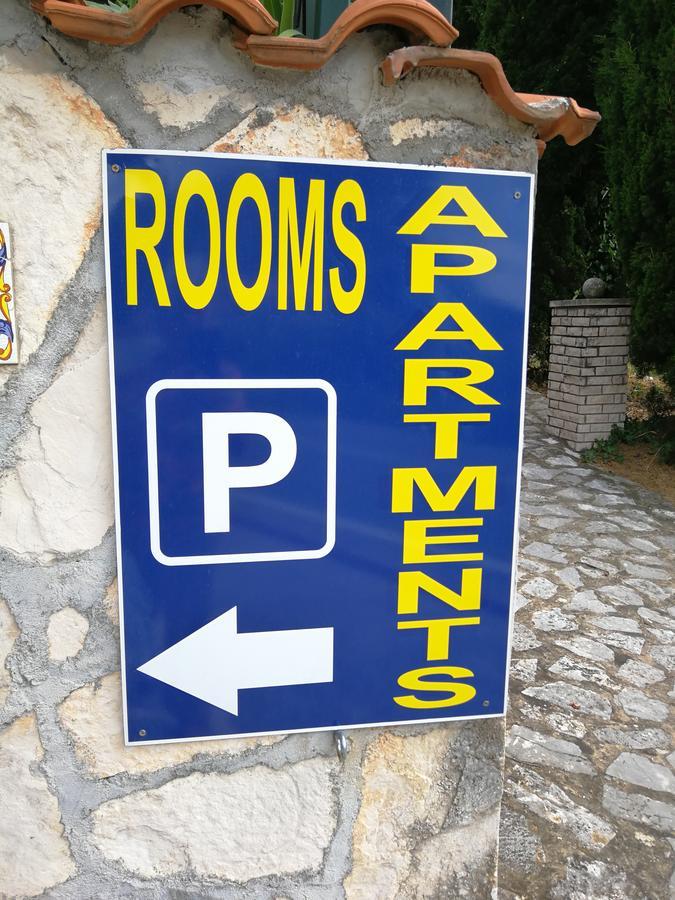 Hotel Sunny House Free Parking Trsteno Exterior foto